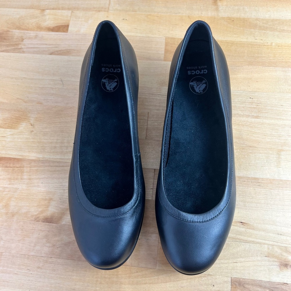 Classic Black Low Heel Women's Pump - Picture 2 of 11